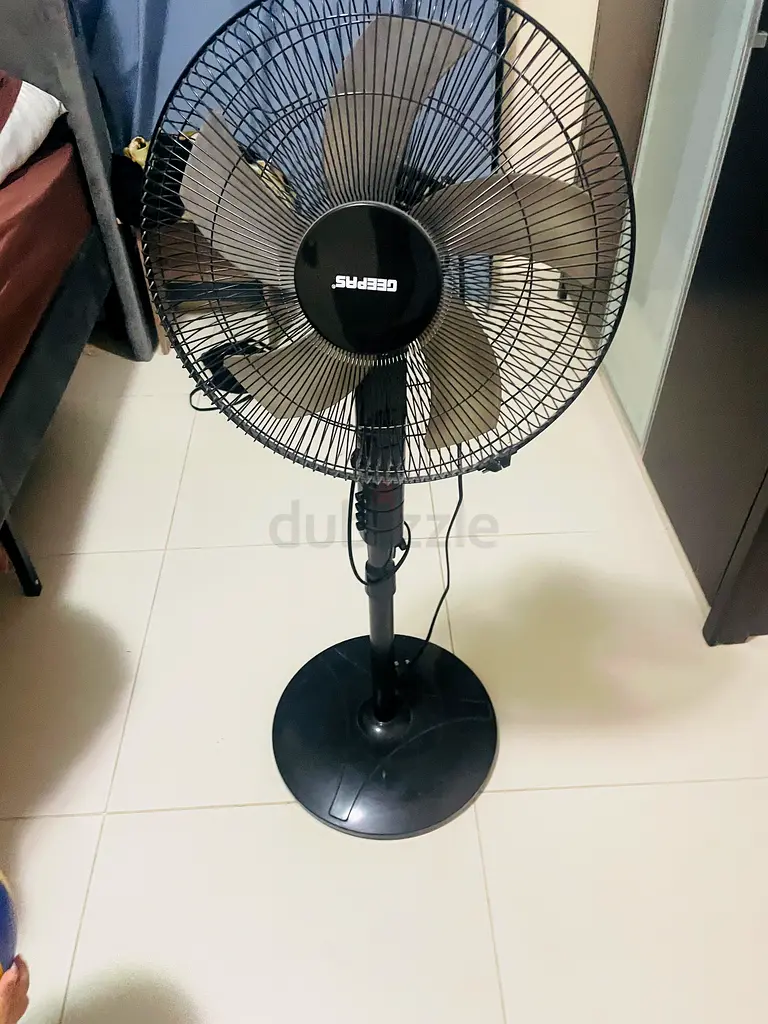 مروحة جيباس القوية للوقوف