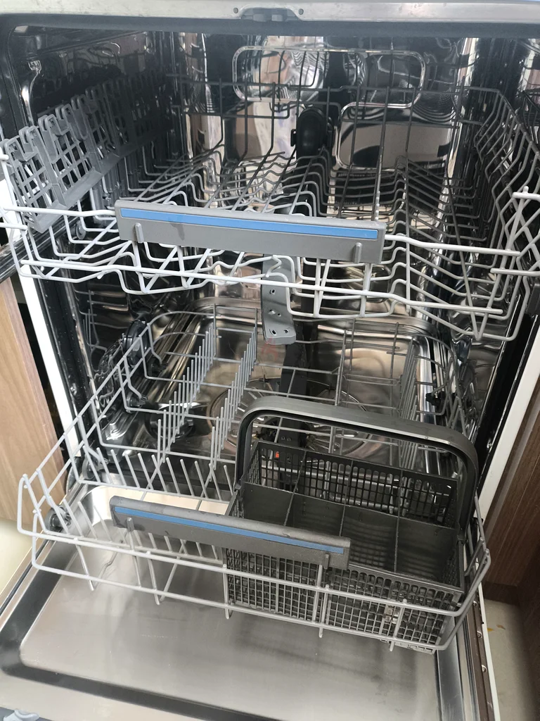 Efficient Electrolux Dishwasher for Sale!63250823251842113