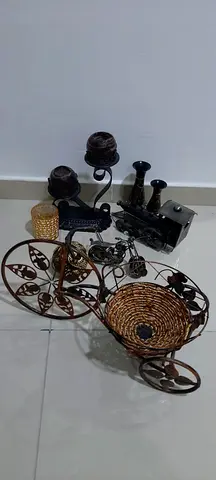 Charming Vintage Collectible Decor - Perfect for Antique Lovers!