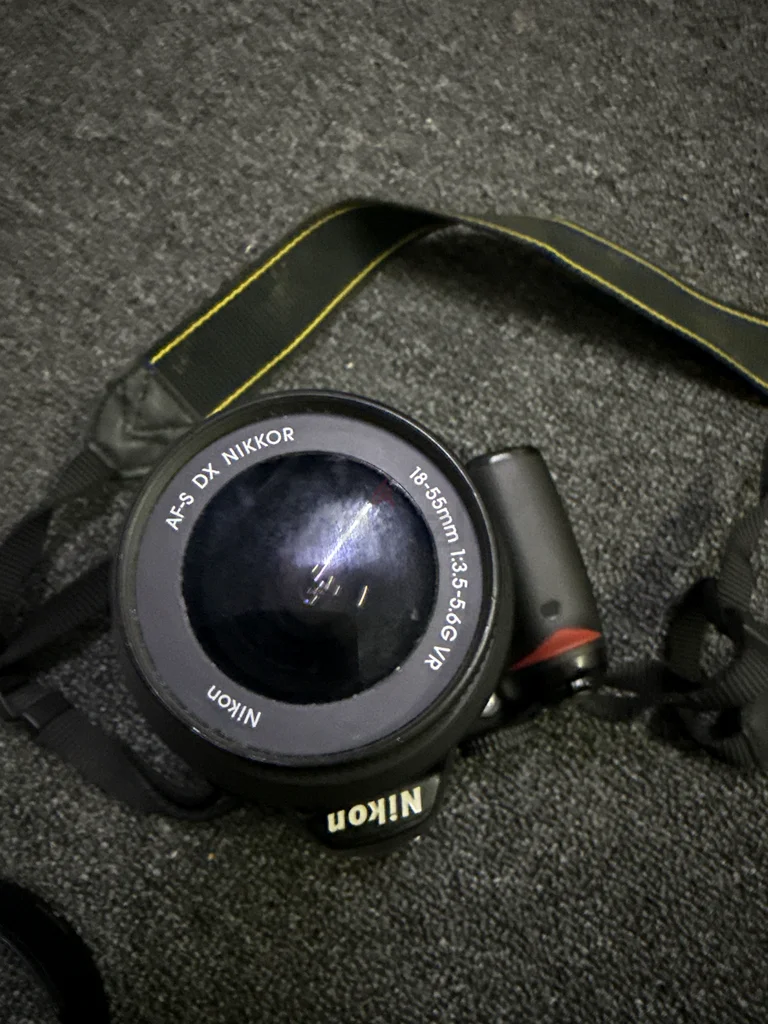 Nikon digital camera 3D00063235113330049113