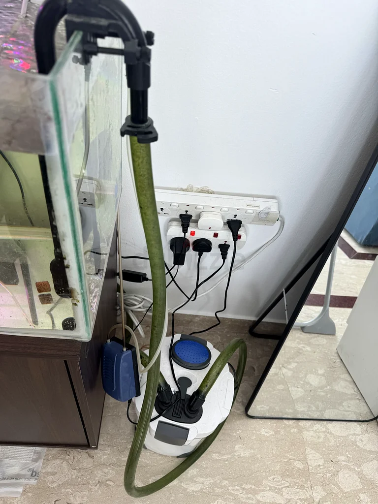مرشح حوض السمك وضوء LED مع تأثيرات فقاعات - مثالي لحوض أسماكك!63232161105026111