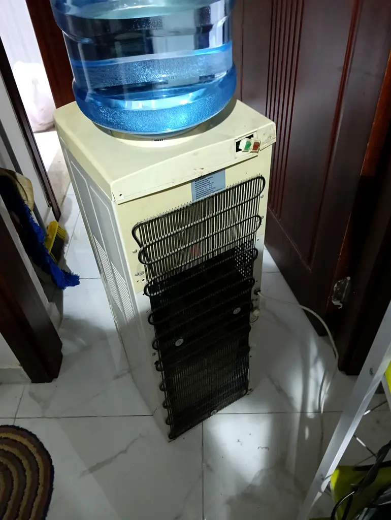 Water dispenser63247749454593111