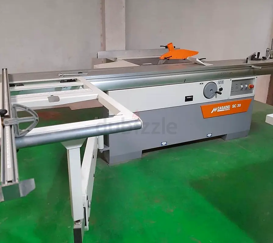 Circular saw woodworking machines