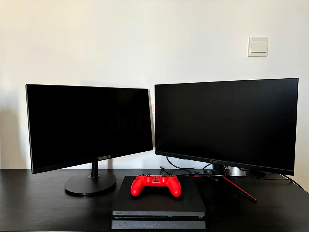 Ps4 + controller + 2 monitors