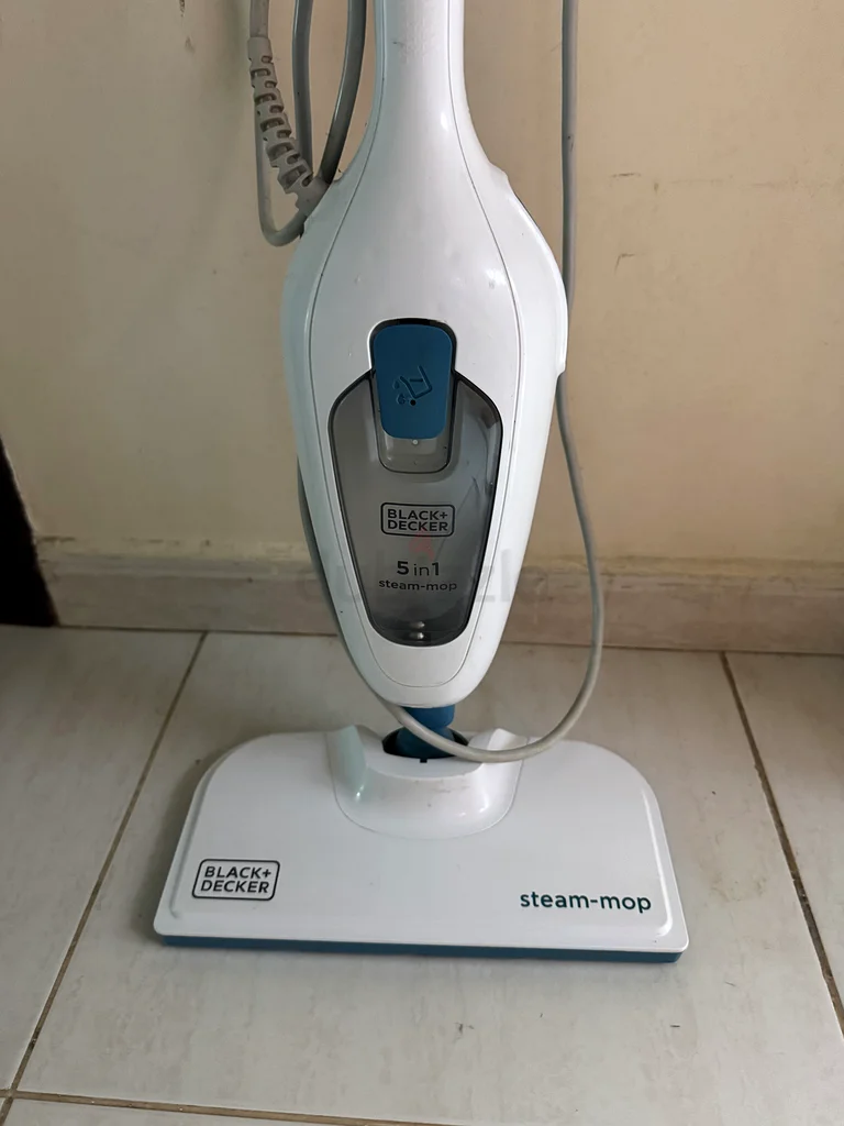 Black and decker: Effortless Cleaning with This Steam Mop!63253974592642111