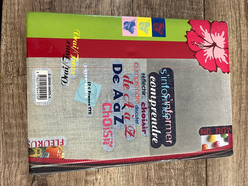 كتاب فرنسي للفتيات63264064717569113
