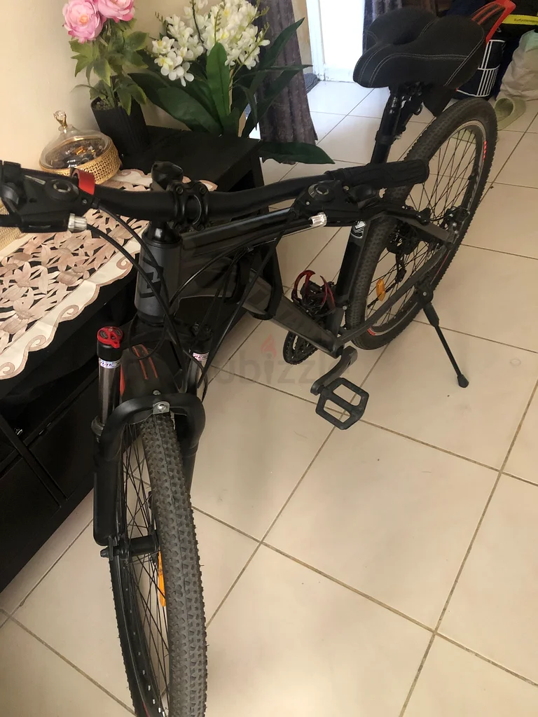 Bicycle Titan in perfect condition ( used one month only ) for 300 AED63246753245441113
