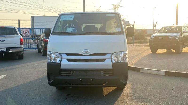 Standard Roof 15 Seater 2.5L Diesel RWD Model 202563401316880386111