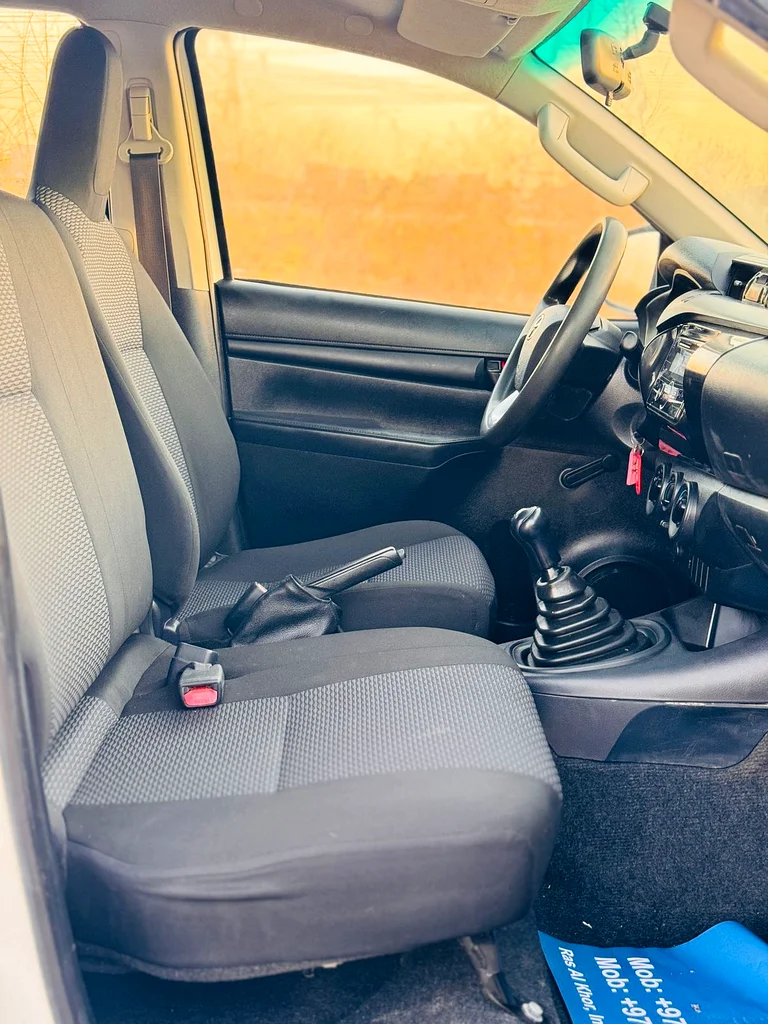 Toyota Hilux // 4Wd Drive // Gcc space // 7 pes i Have // Good conditions63166156795778111