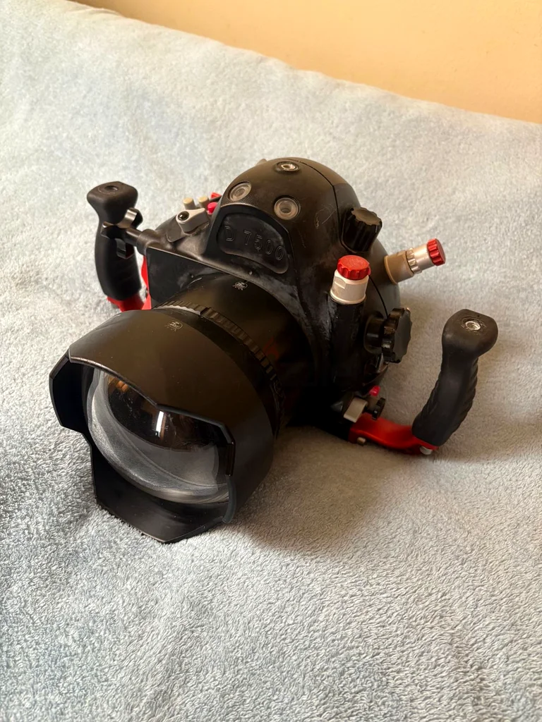 مبيت hugyfot ل Nikon d750063235600067329111