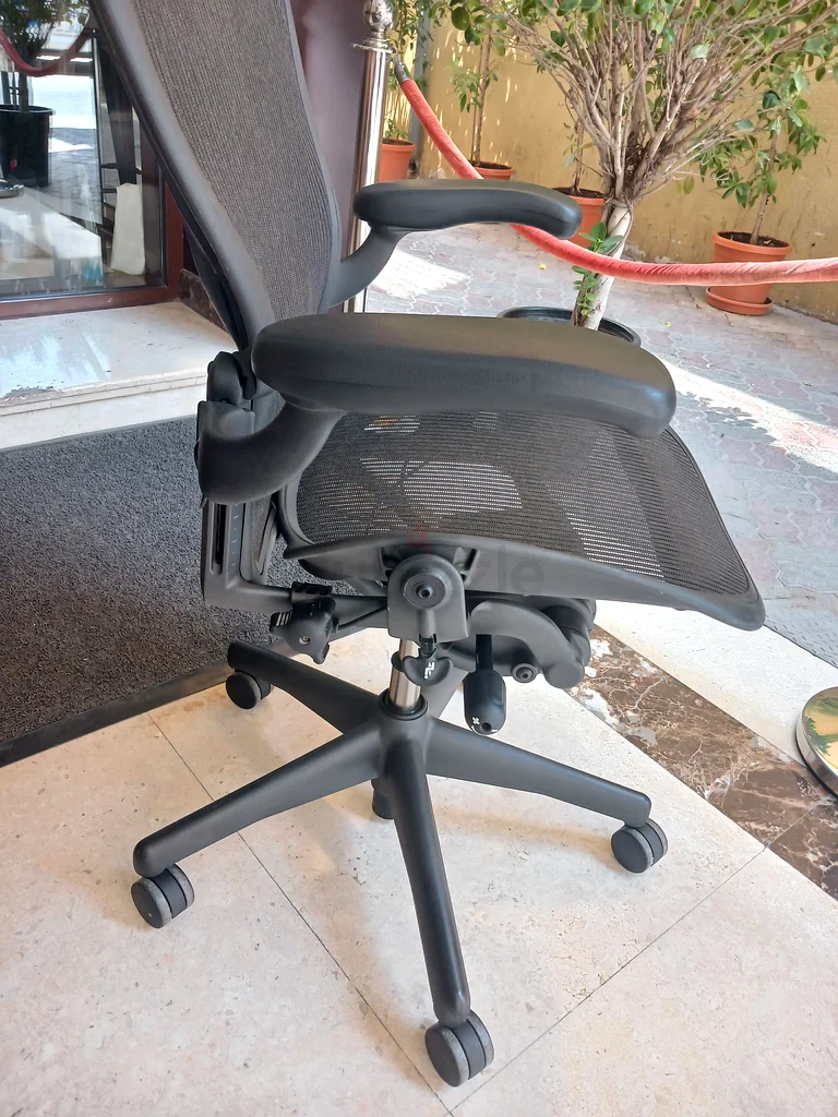 Selling For Herman Miller Aeron Office Chair Size B And C - Comfort Meets Style!63186760123521112