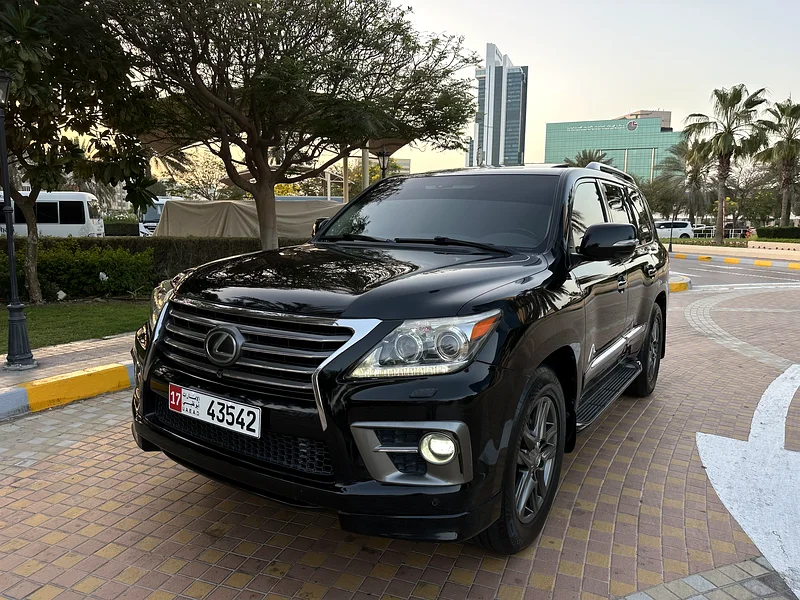 Lexus LX570 S Gulf specification, top specifications, agency paint, extremely clean.63150023894403114