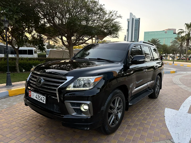 Lexus LX570 S Gulf specification, top specifications, agency paint, extremely clean.63150023894403111