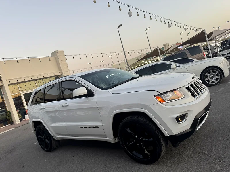 Jeep Grand Cherokee63171742947074112