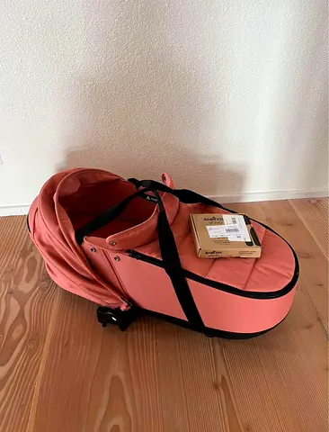 YOYO Bassinet Ginger Brand New