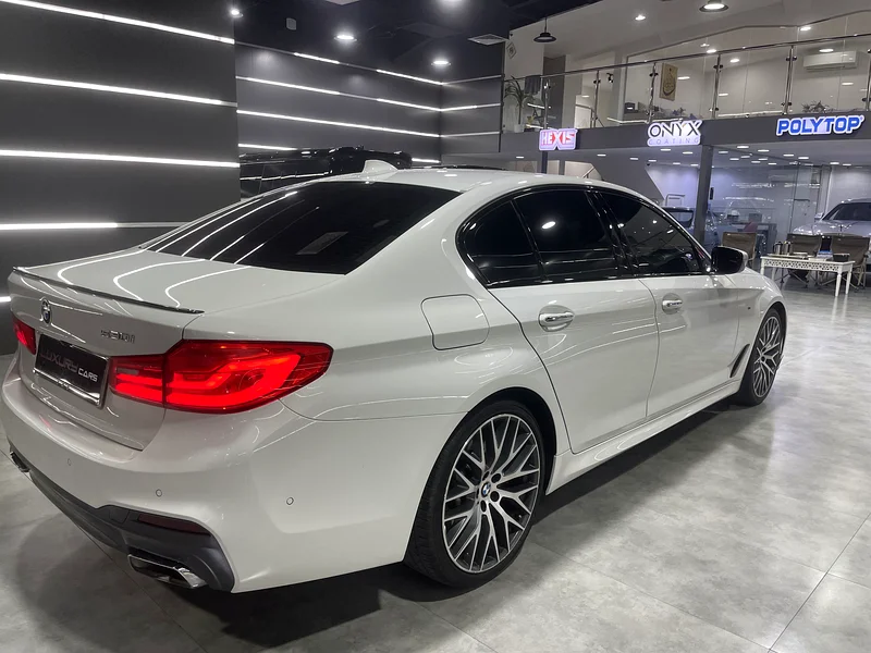 بي إم دبليو 530i، طقم إم باور، موديل 2018، جي سي سي، أبو ظبي موتورز، مع سجل الصيانة63229279778817114