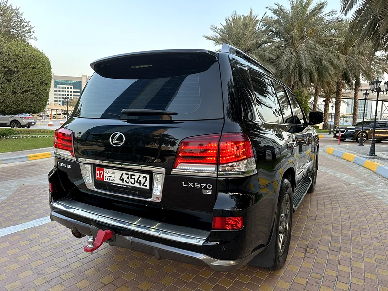 Lexus LX570 S Gulf specification, top specifications, agency paint, extremely clean.63150023894403112