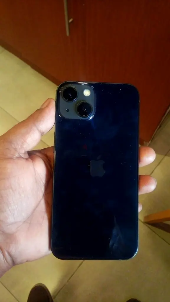 iPhone 1363213428229250111