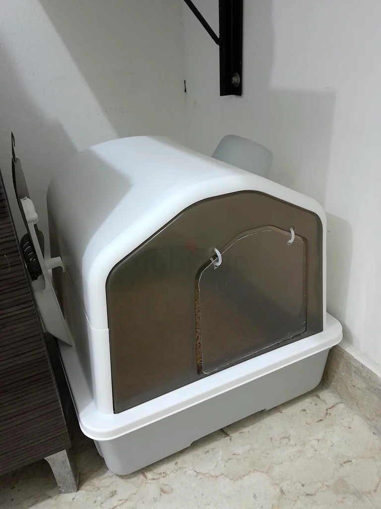 Modern Pet Food Dispenser - Keep Your Furry Friend Fed!63234618254851111