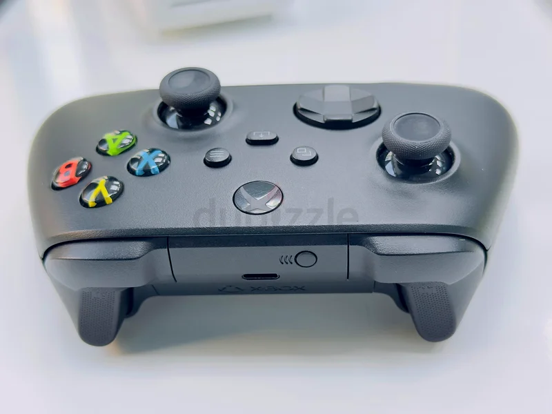 جهاز تحكم ألعاب لاسلكي من Xbox - أسود كربوني63229684681217112