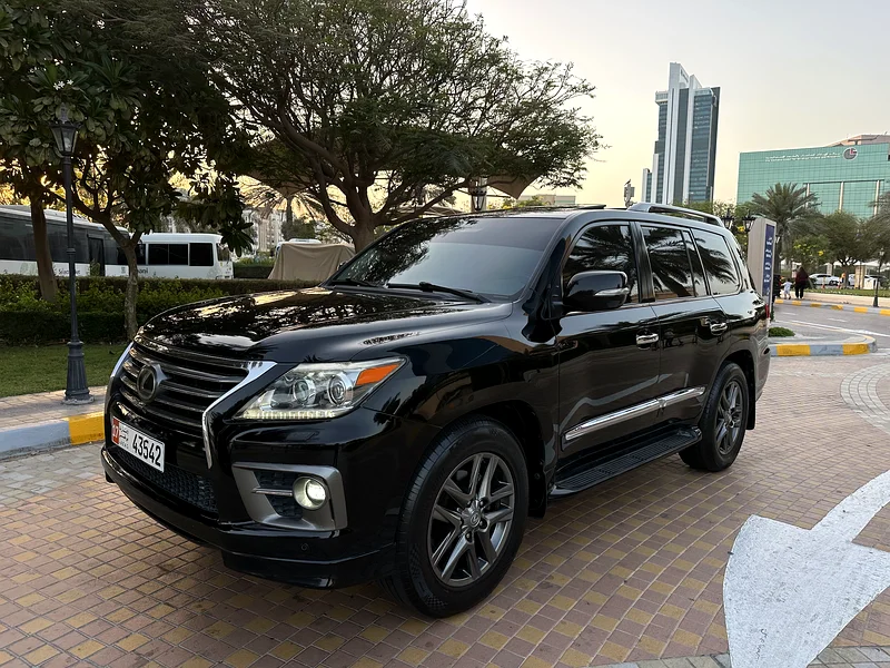 Lexus LX570 S Gulf specification, top specifications, agency paint, extremely clean.63150023894403113