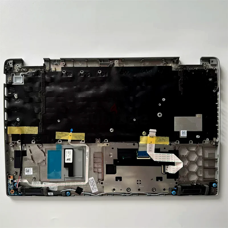 جزء C مع لوحة مفاتيح ومساحة ماوس من Dell Latitude 552063256595728515111