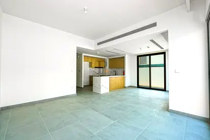 Vacant |corner + Single Row | Spacious Bedrooms