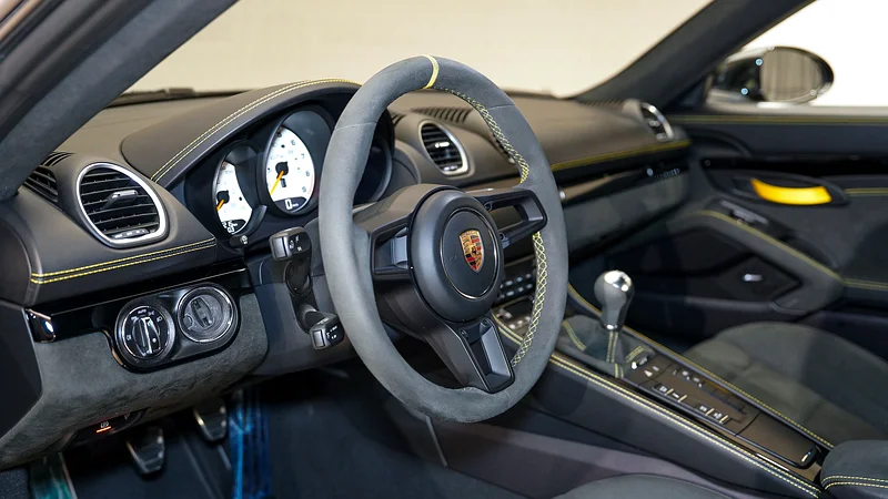 718 Cayman GT4 Manual | AED 6,677 PM | Up to 3 Years Unlimited Warranty | GCC63156540368898113