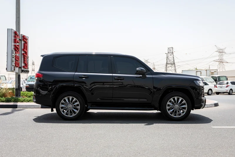 2024 TOYOTA LAND CRUISER GXR 4.0 - 17,000 KM63159714933635113