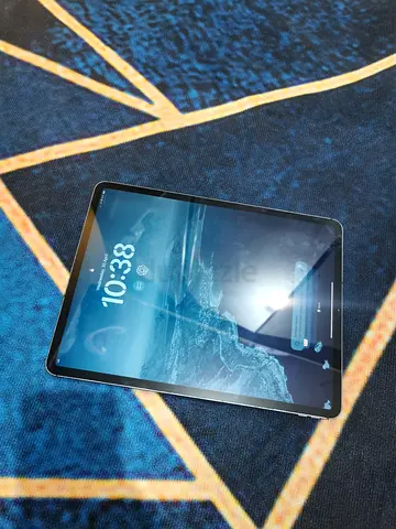 iPad pro  4th generation WiFi and cellular - Perfect for Work and Play!