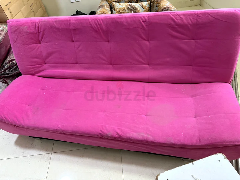 أريكة فوتون وردية نابضة بالحياة - مثالية للمساحات الصغيرة!63217331870979112