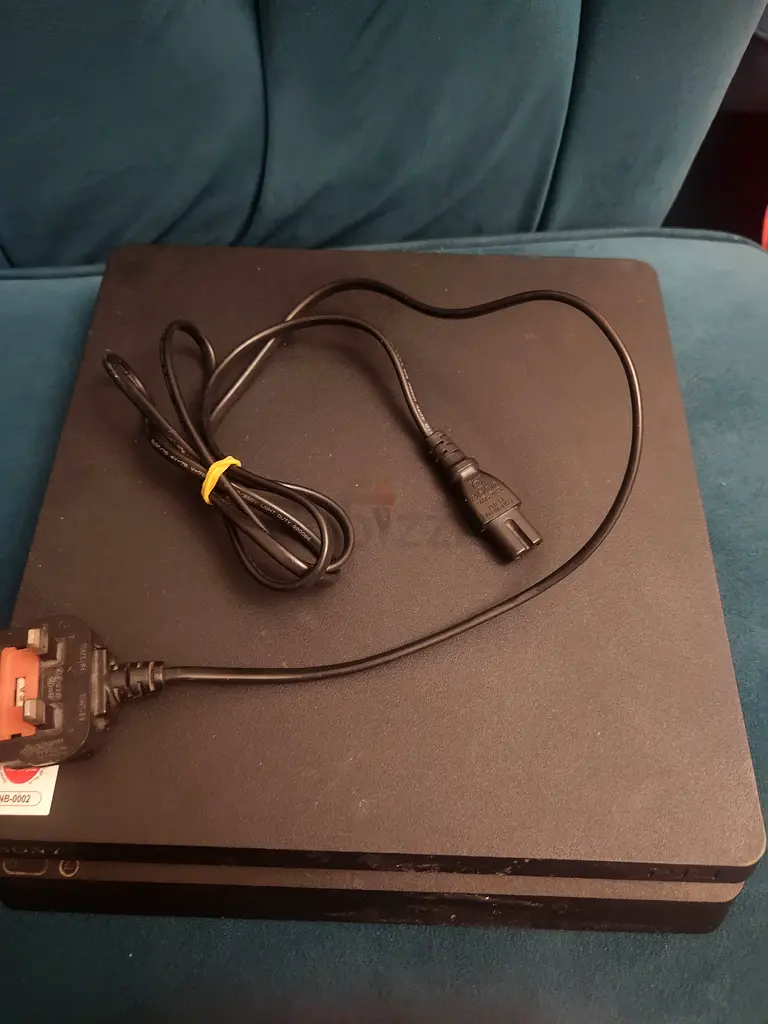 Ps4 with CD63229687526787111