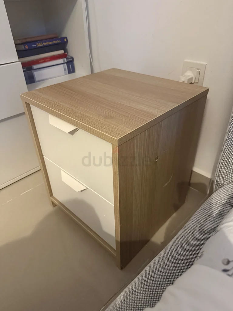 2 nightstands63220329013249113