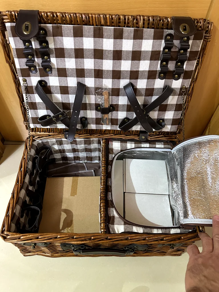Charming Vintage Wicker Storage Basket - Perfect for Organizing!63215873456130112