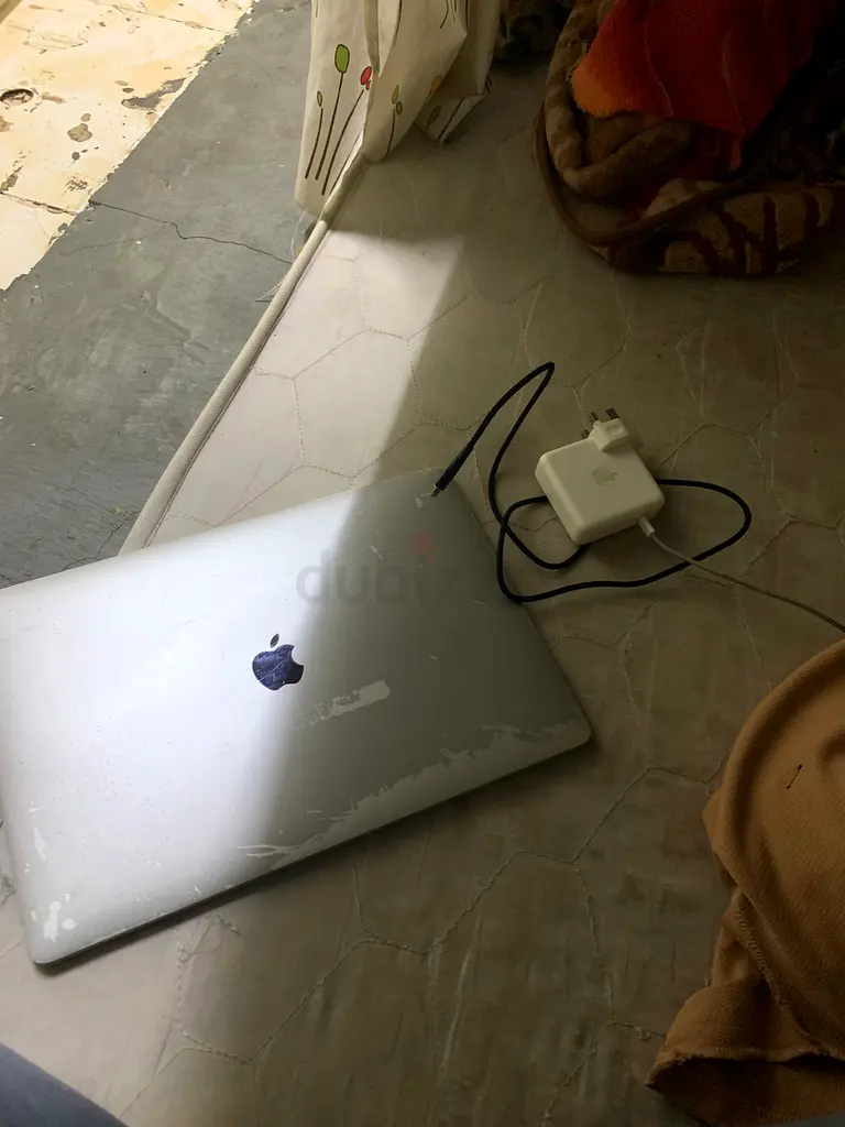 MacBook 2017 Model M Version63256077228034117
