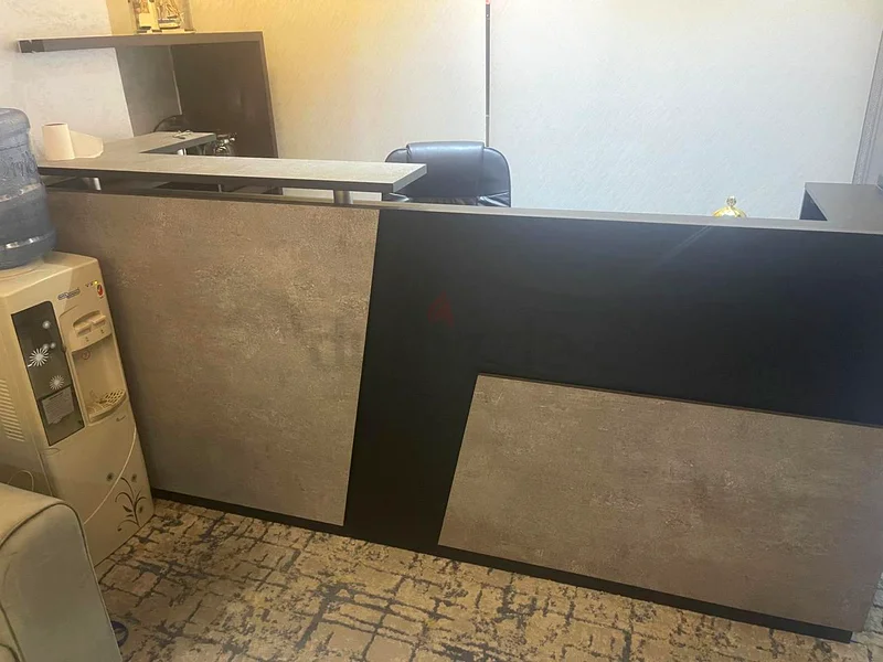Office reception desk632586605890591121