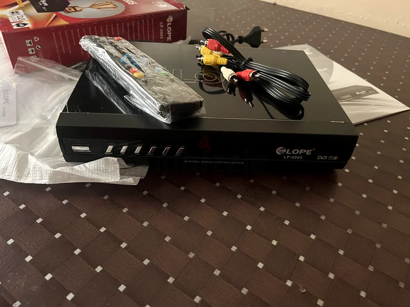 جهاز استقبال الأقمار الصناعية الرقمية (جديد)63261260165121112