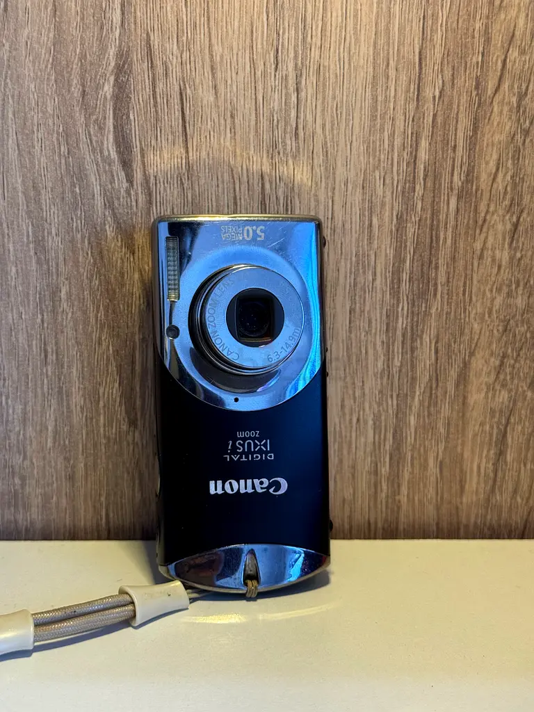 Canon Digital Camera ixus I zoom