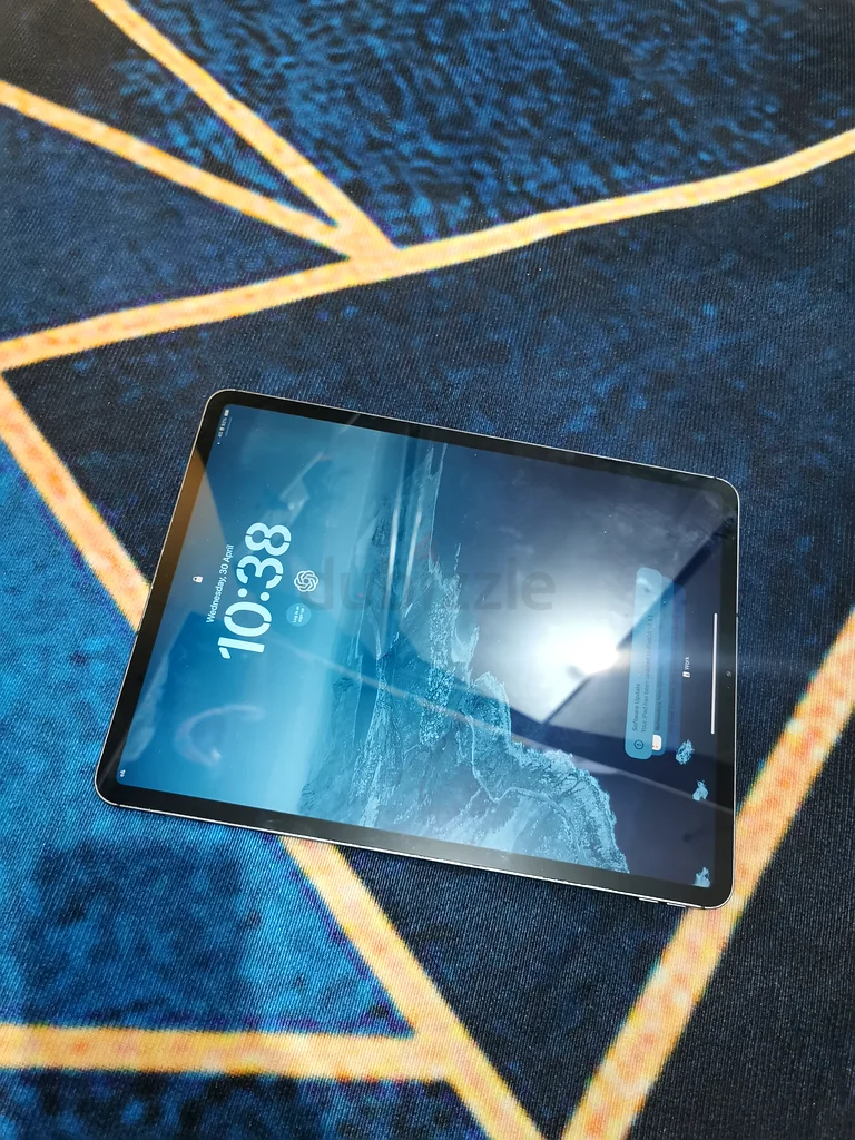 جهاز iPad Pro من الجيل الرابع مع خاصية الواي فاي والاتصال الخلوي - مثالي للعمل واللعب!63214895686913111