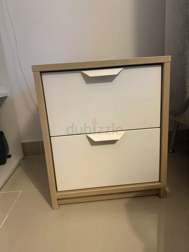 2 nightstands63220329013249111