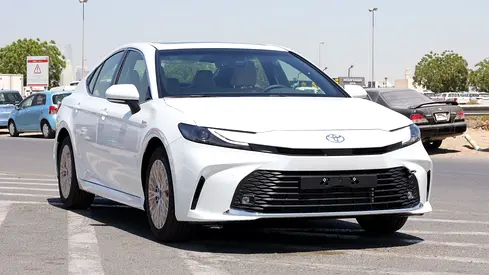 Camry 2.5 L hybrid LE -G