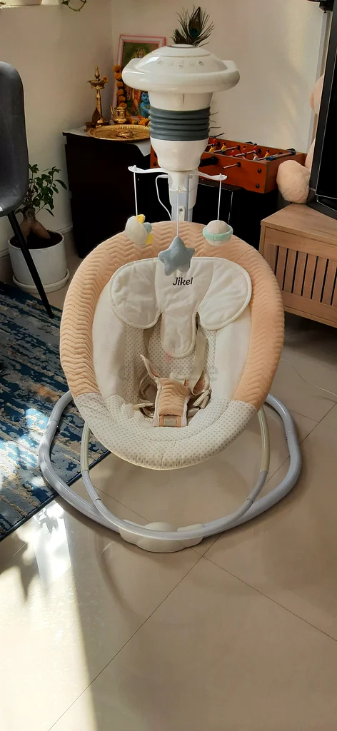 Gentle Baby Swing - Perfect for Soothing Your Little One!63204257710081111