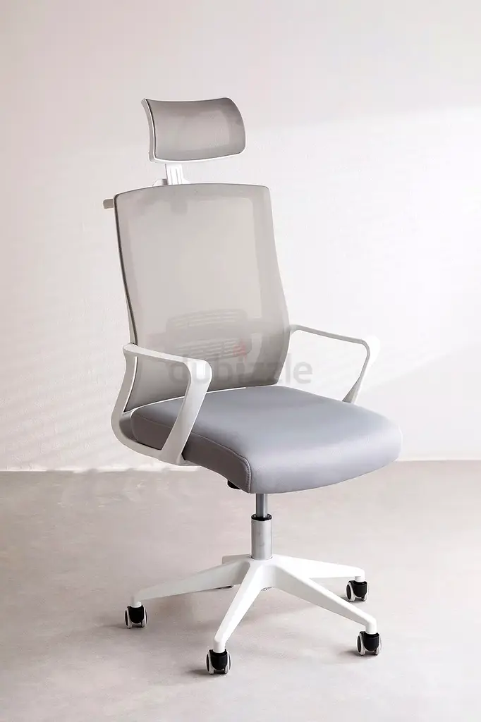 Sleek Ergonomic Office Chair for Sale!
