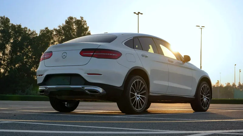 Mercedes-Benz GLC 350 with 3-year warranty and 2-year free maintenance contract63164314409090113