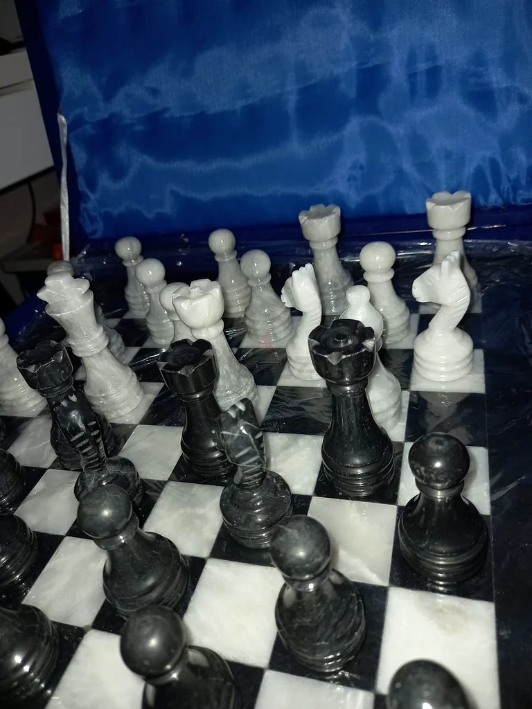 لعبة شطرنج من الرخام للبيع63244206587265113
