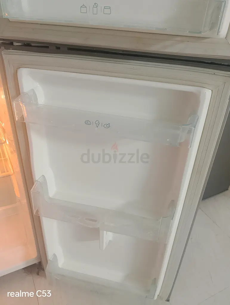 High-Quality Refrigerator for Sale - Excellent Condition!