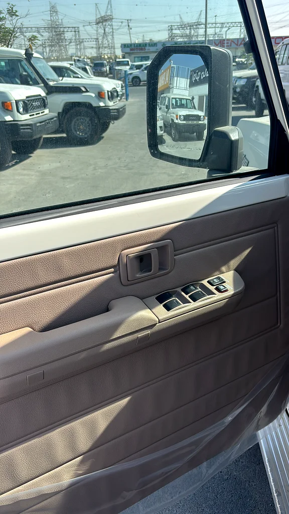 Land Cruiser LC 79 2.8 Manual63137336573699114