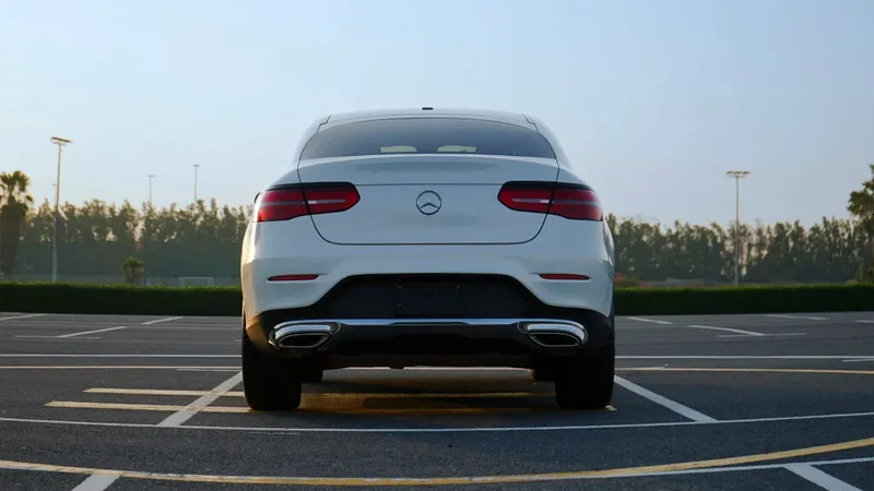 Mercedes-Benz GLC 350 with 3-year warranty and 2-year free maintenance contract63164314409090114