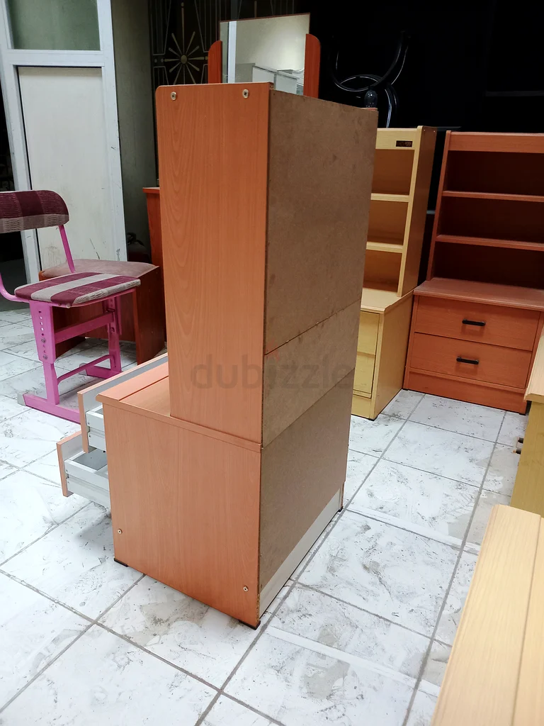 رف مكتبة أنيق وعملي مع أدراج63218807881731114