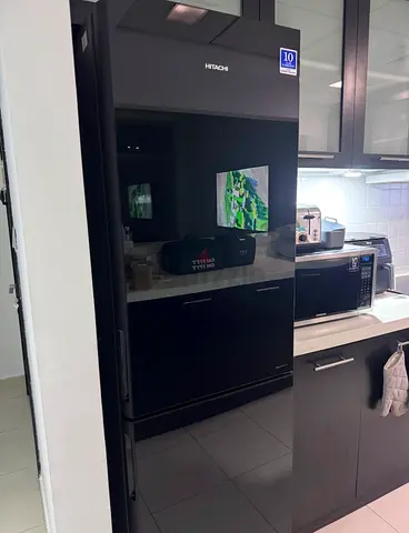 Hitachi Bottom Freezer Refrigerator glass body
